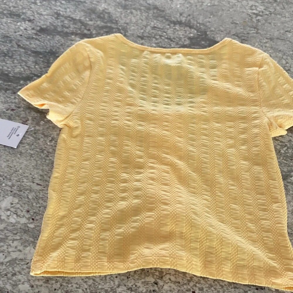 FREE with bundles of 2or more Yellow Lace-Up Ribbed Top M NWT